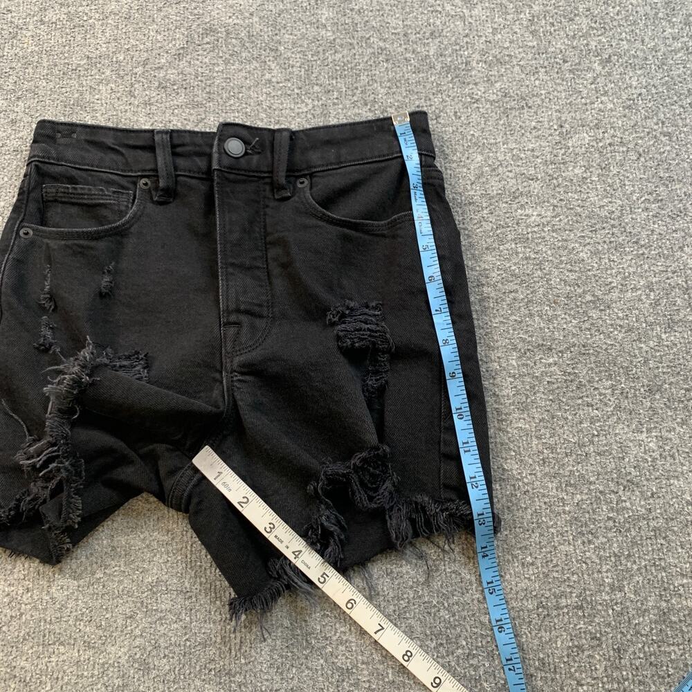 Good American Shorts Women 00 Black Denim Bombshell Distressed Button Fly Pocket - Picture 6 of 11